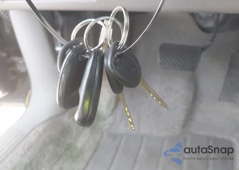 2003 Saturn Vue V6 из США, поврежденный, VIN 5GZCZ63B63S818830